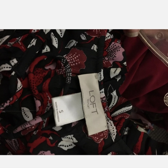 Women's light weight blouse from The Loft, size sm - Picture 6 of 8